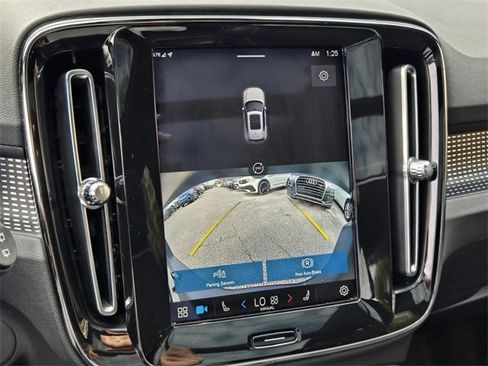 Used 2021 Volvo XC40 P8 Recharge w/ Advanced Package image 21