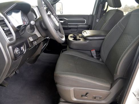 Used 2025 RAM 2500 Big Horn AWD/4WD image 16