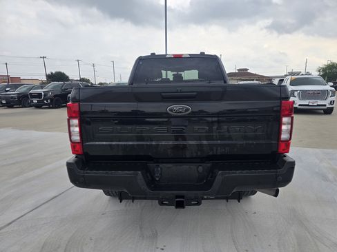 Used 2022 Ford F250 XLT w/ Black Appearance Package image 4