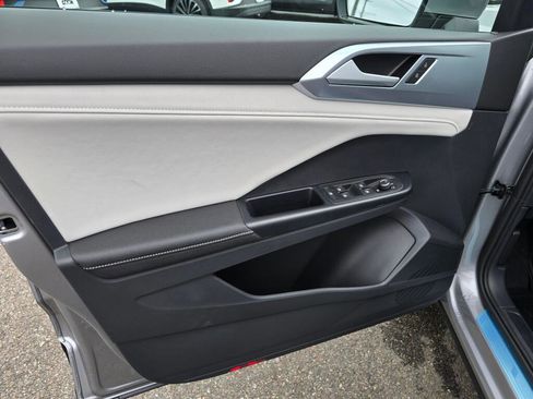New 2026 Volkswagen Taos SE AWD/4WD image 18