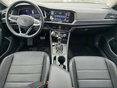 Used 2024 Volkswagen Jetta SE image 18