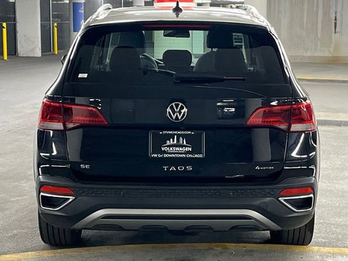 Certified 2022 Volkswagen Taos SE w/ Panoramic Sunroof Package image 33
