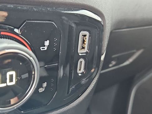 Used 2025 Chevrolet Silverado 2500 LT w/ Convenience Package image 31