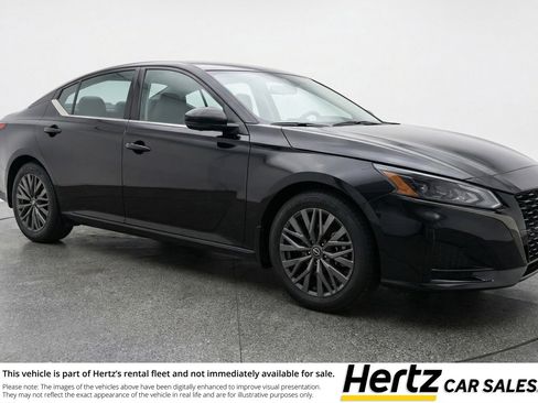 Used 2025 Nissan Altima 2.5 SV FWD image 1