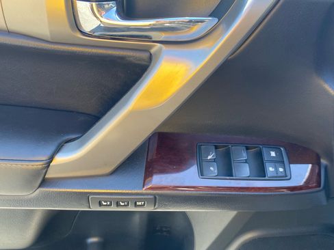 Used 2017 Lexus GX 460 Premium image 18