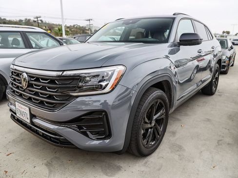 Used 2025 Volkswagen Atlas Cross Sport SEL R-Line AWD/4WD image 2