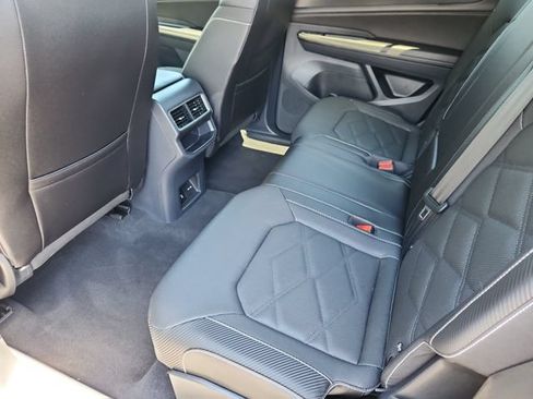 Certified 2026 Volkswagen Atlas Cross Sport SE AWD/4WD image 8