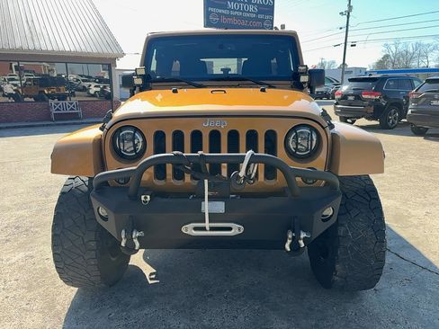 Used 2014 Jeep Wrangler Unlimited Sahara image 2
