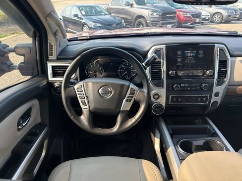 Used 2021 Nissan Titan SL w/ Moonroof Package AWD/4WD image 12