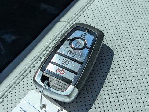 New 2026 Ford Explorer Platinum image 38