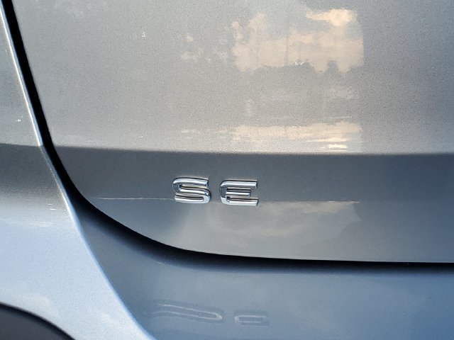 Certified 2025 Volkswagen Taos SE w/ Black Wheel Package FWD image 13