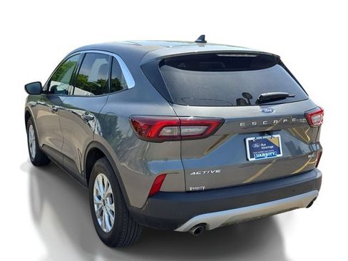 Certified 2023 Ford Escape Active w/ Tech Pack #1 AWD/4WD image 3