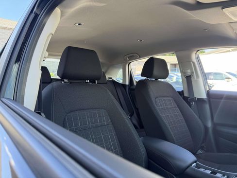 Used 2023 Honda HR-V LX image 11