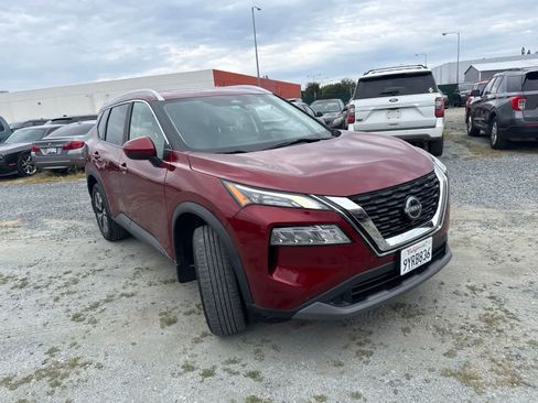 Used 2023 Nissan Rogue SV w/ SV Premium B Package FWD image 3