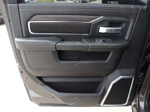 New 2026 RAM 2500 Laramie w/ Night Edition AWD/4WD image 18