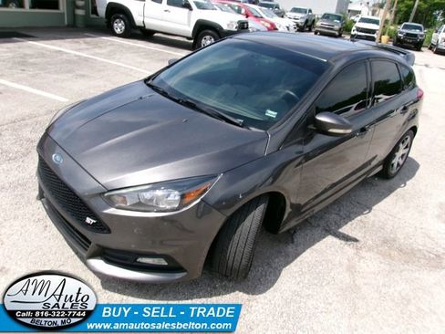 Used 2017 Ford Focus ST FWD image 26