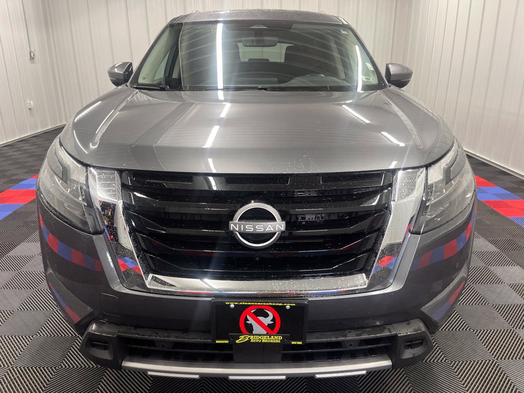 Used 2025 Nissan Pathfinder SL AWD/4WD image 8