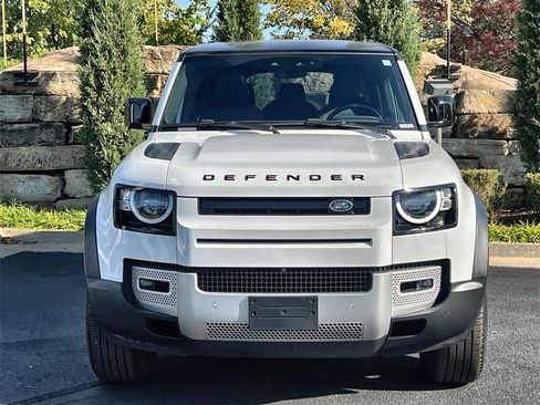 Used 2023 Land Rover Defender 130 S image 8