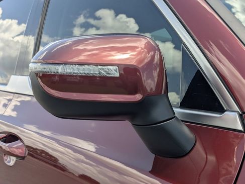 Used 2024 Kia Telluride EX w/ EX Captain's Chair Package FWD image 14