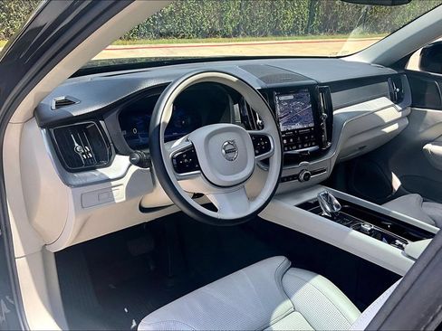 Used 2025 Volvo XC60 T8 Ultra w/ Protection Package Premier AWD/4WD image 13