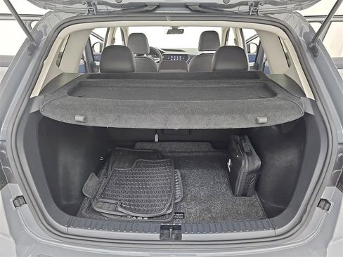 Used 2024 Volkswagen Taos SE image 16