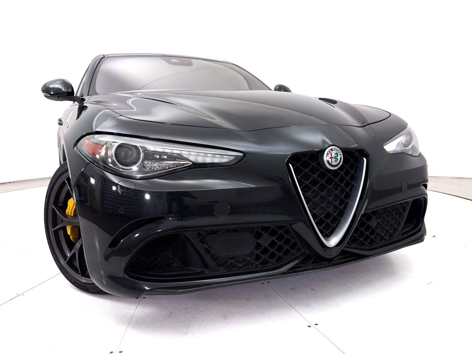 Used 2018 Alfa Romeo Giulia Quadrifoglio w/ Driver Assist Dynamic Package RWD image 7