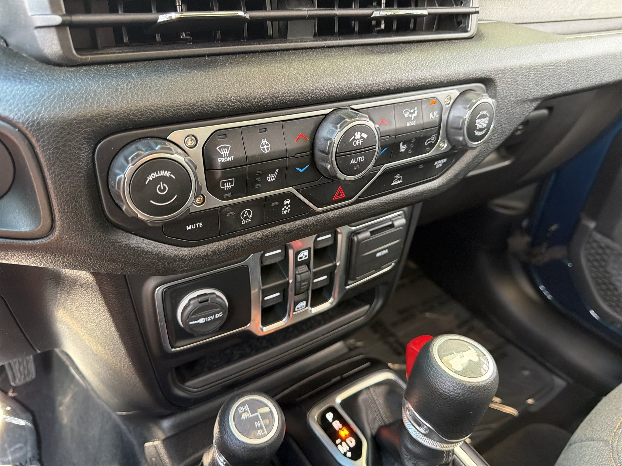 Used 2025 Jeep Wrangler Unlimited Sport AWD/4WD image 21