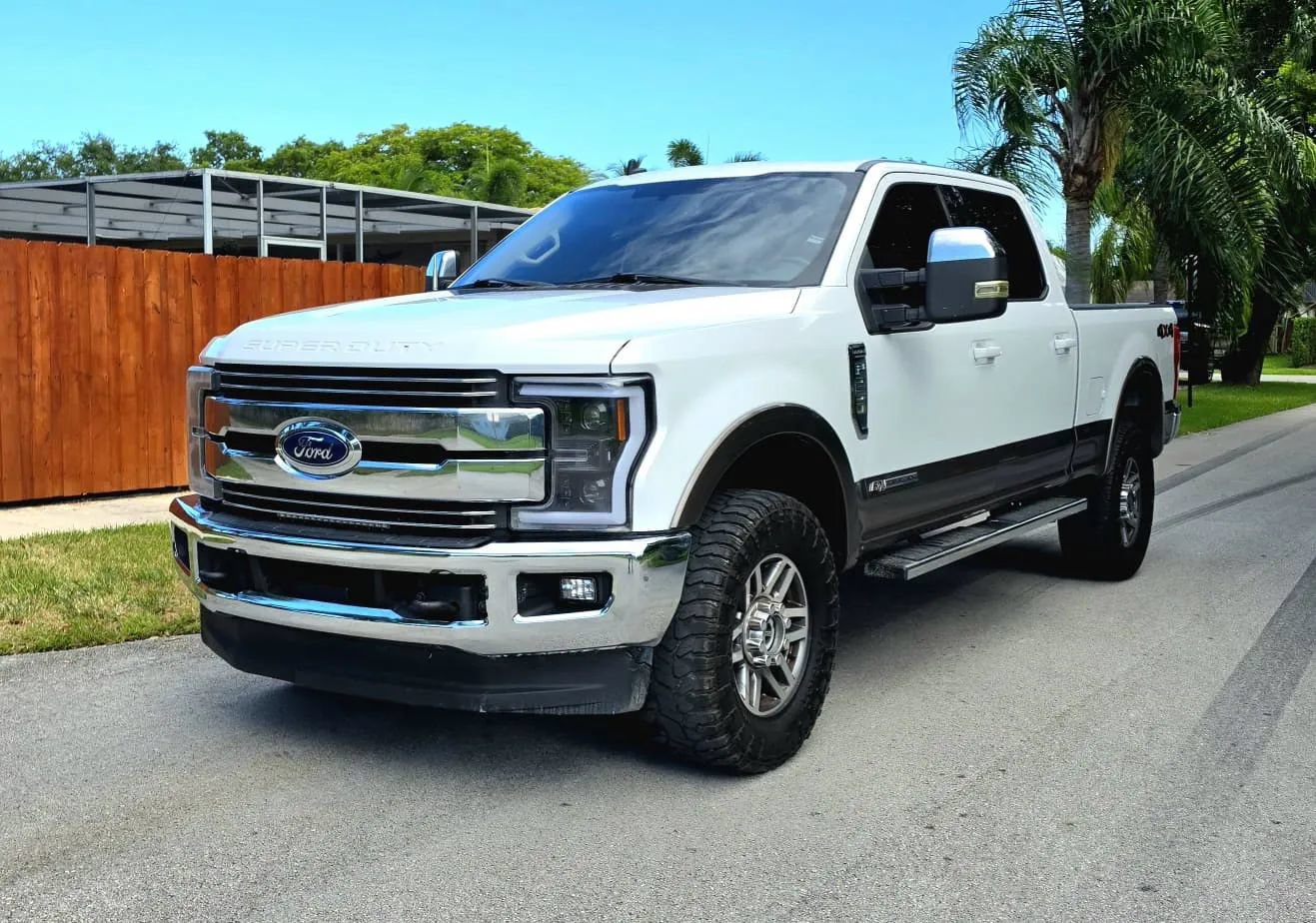 Used 2019 Ford F250 Lariat w/ Lariat Value Package AWD/4WD image 1