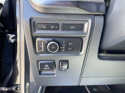 Used 2022 Ford F150 Platinum w/ FX4 Off-Road Package AWD/4WD image 22