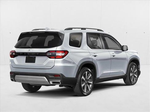 New 2025 Honda Pilot Touring image 2