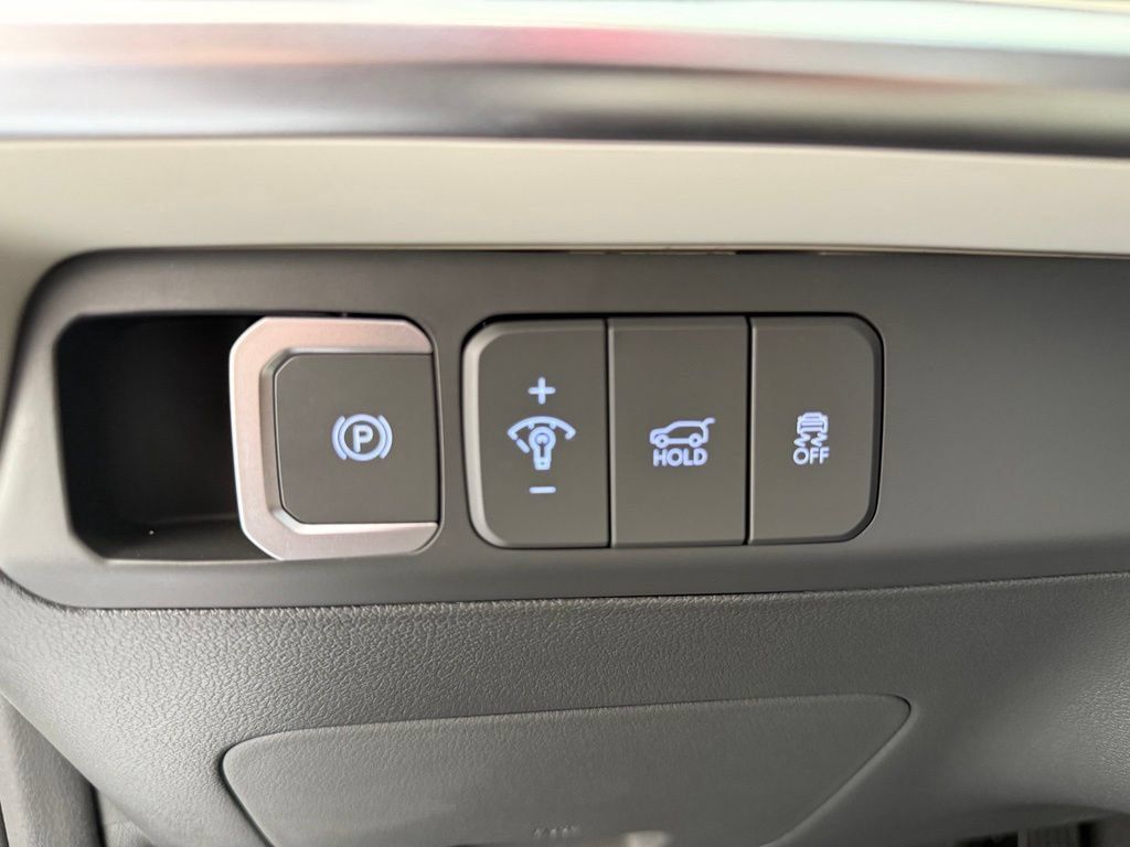 Used 2025 Hyundai Santa Fe SEL FWD image 35