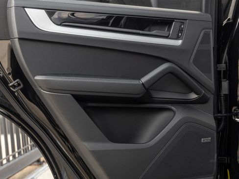 New 2026 Porsche Cayenne S image 32
