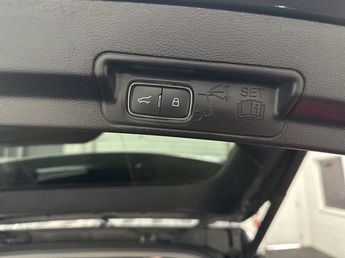 Used 2024 Ford Explorer XLT w/ Equipment Group 202A AWD/4WD image 37