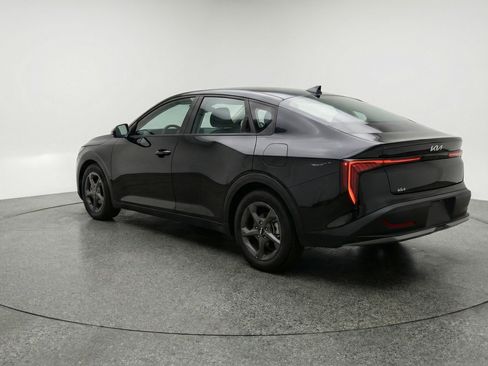 Used 2025 Kia K4 LXS image 6