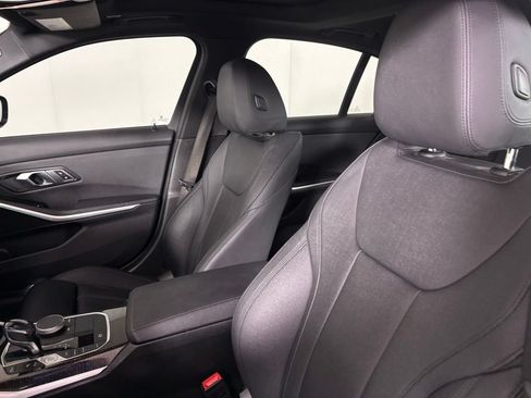 Used 2021 BMW 330i Sedan w/ Convenience Package RWD image 18
