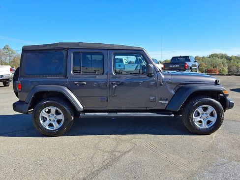 Used 2021 Jeep Wrangler Unlimited Sport image 8