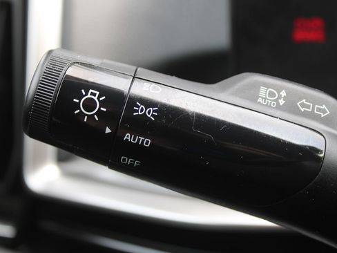 Certified 2025 Kia Sorento S FWD image 27