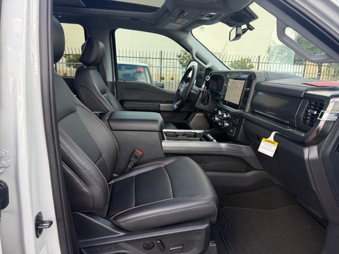 Certified 2025 Ford F250 Lariat w/ Lariat Ultimate Package image 30