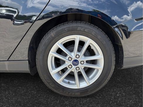 Used 2018 Ford Focus SE FWD image 13