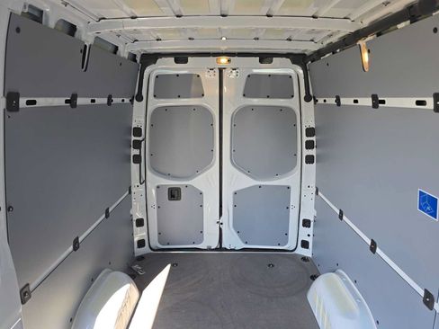 Used 2026 Mercedes-Benz Sprinter 2500 image 16