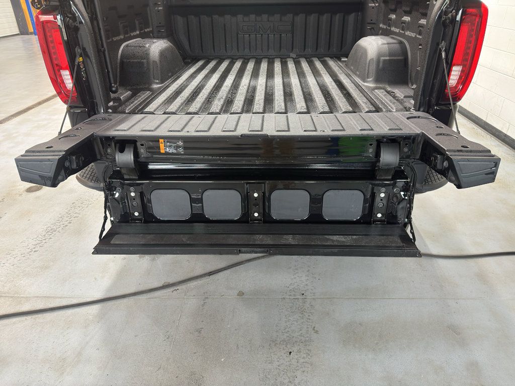 Used 2025 GMC Sierra 1500 AT4 w/ AT4 Premium Package AWD/4WD image 24