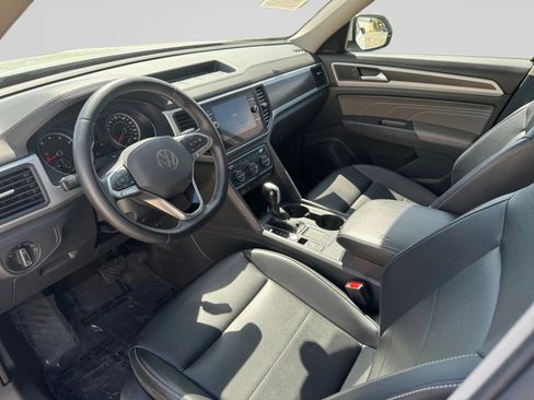 Used 2021 Volkswagen Atlas SE image 24