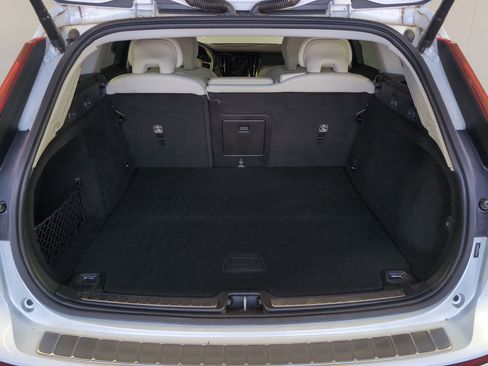 Used 2022 Volvo V60 T5 Cross Country w/ Advanced Package image 30