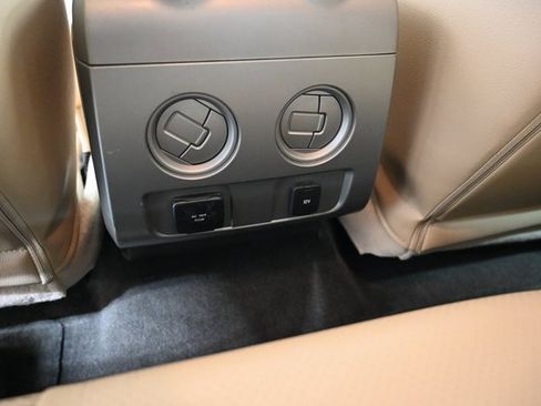 Used 2013 Ford F150 Lariat w/ Lariat Chrome Pkg image 29