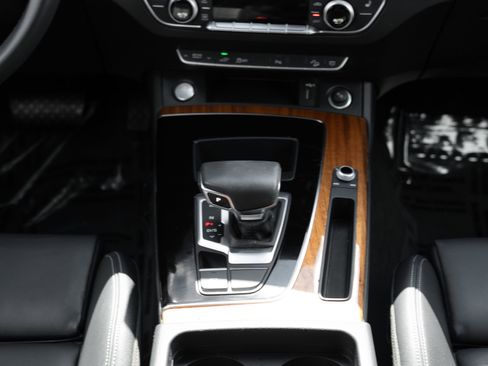 Certified 2023 Audi Q5 e Premium w/ Convenience Package image 16