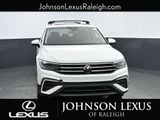 Used 2022 Volkswagen Tiguan SE w/ Panoramic Sunroof Package image 4