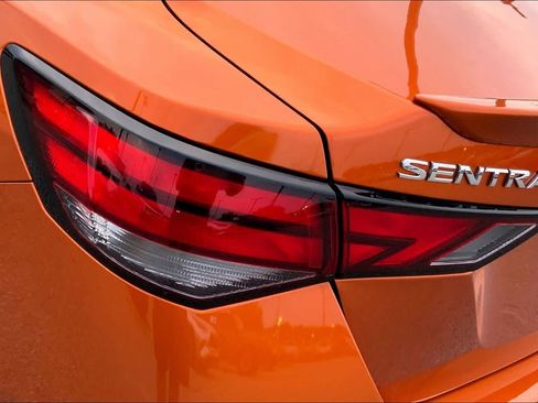 Used 2025 Nissan Sentra SR FWD image 27