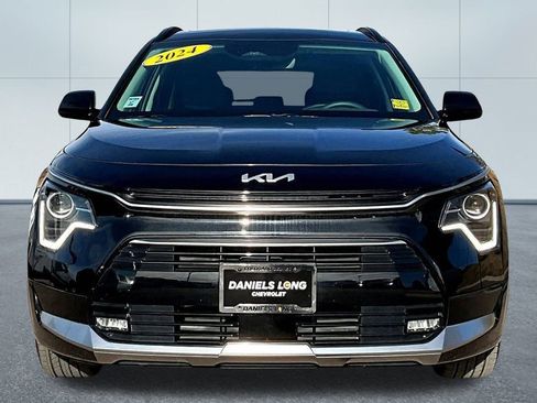 Used 2024 Kia Niro EX Touring image 3