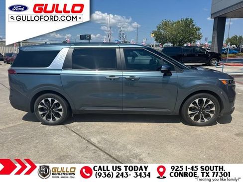 Used 2024 Kia Carnival EX FWD image 4