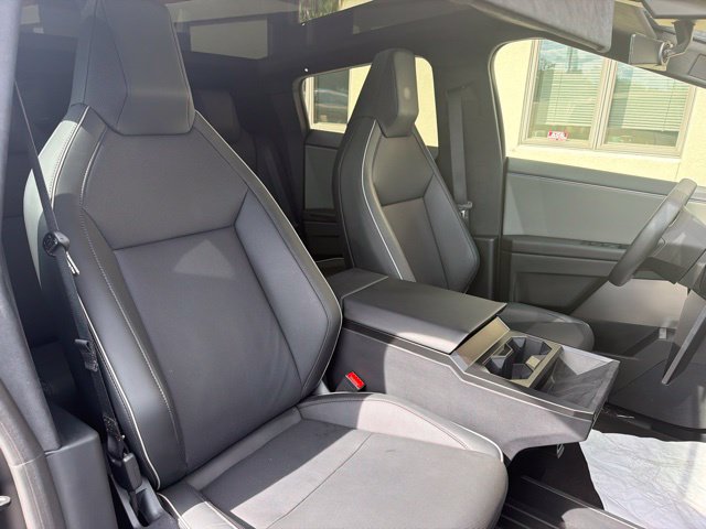 Used 2026 Tesla Cybertruck AWD Crew Cab image 4